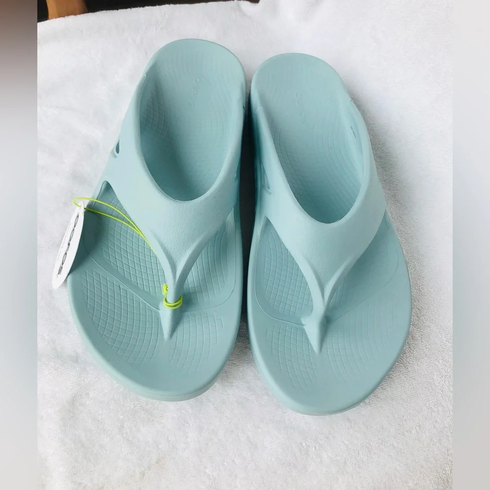 OOFOS Men's Mint Green Recovery Flip-Flops